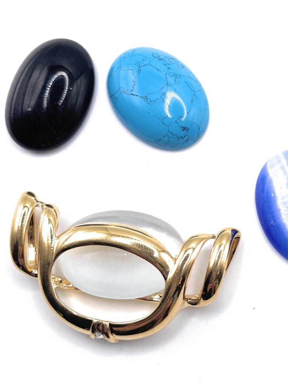 OPTIONS Premier Designs Pendant - Gold - 2006 Catalog (4573) - Picture 2 of 3